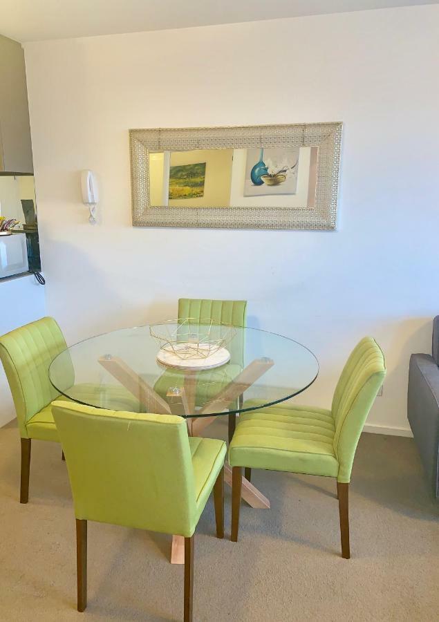 Luxury Apartments With View Мелбърн Екстериор снимка