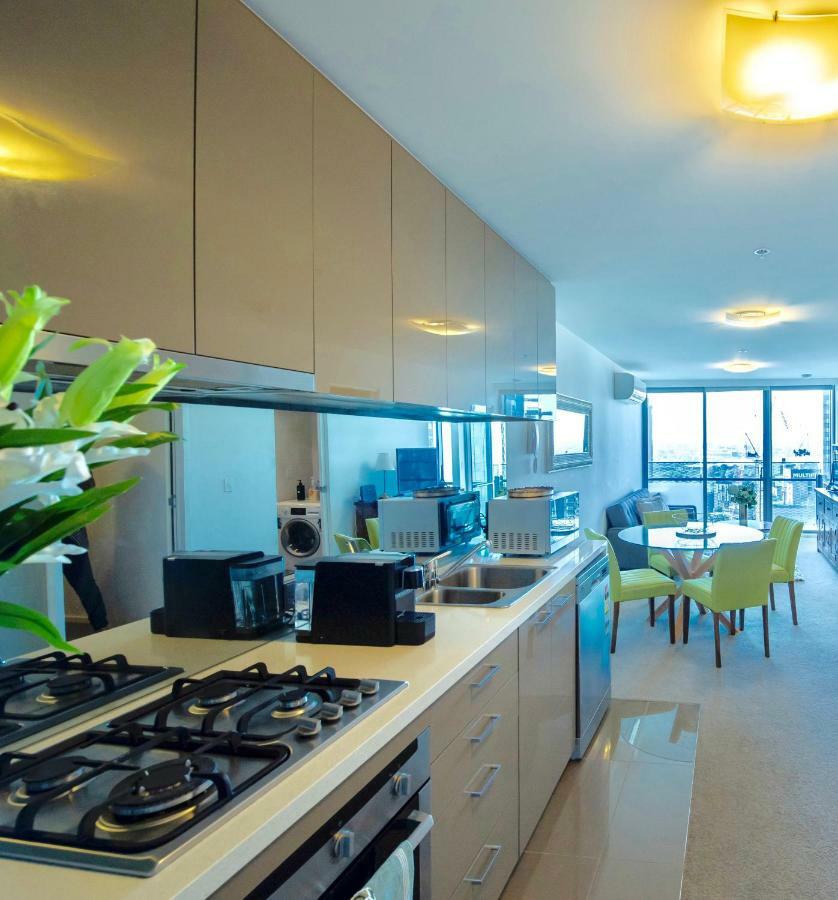 Luxury Apartments With View Мелбърн Екстериор снимка